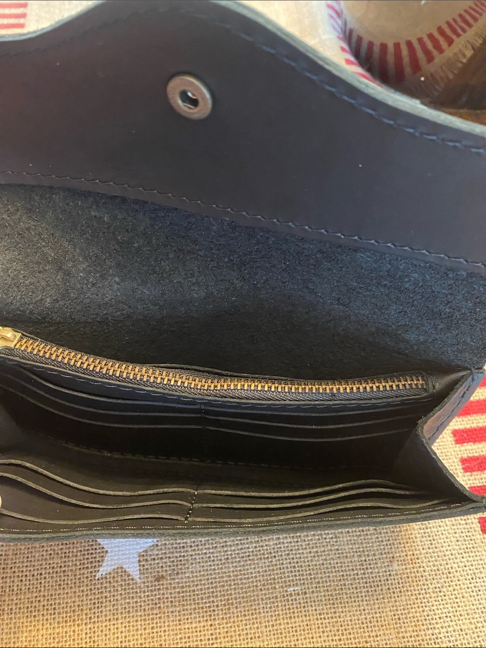 Portland Leather Wallet - Picture 5 of 8